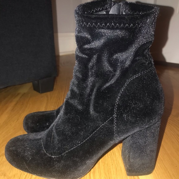 Black suede block heel booties - Picture 1 of 4